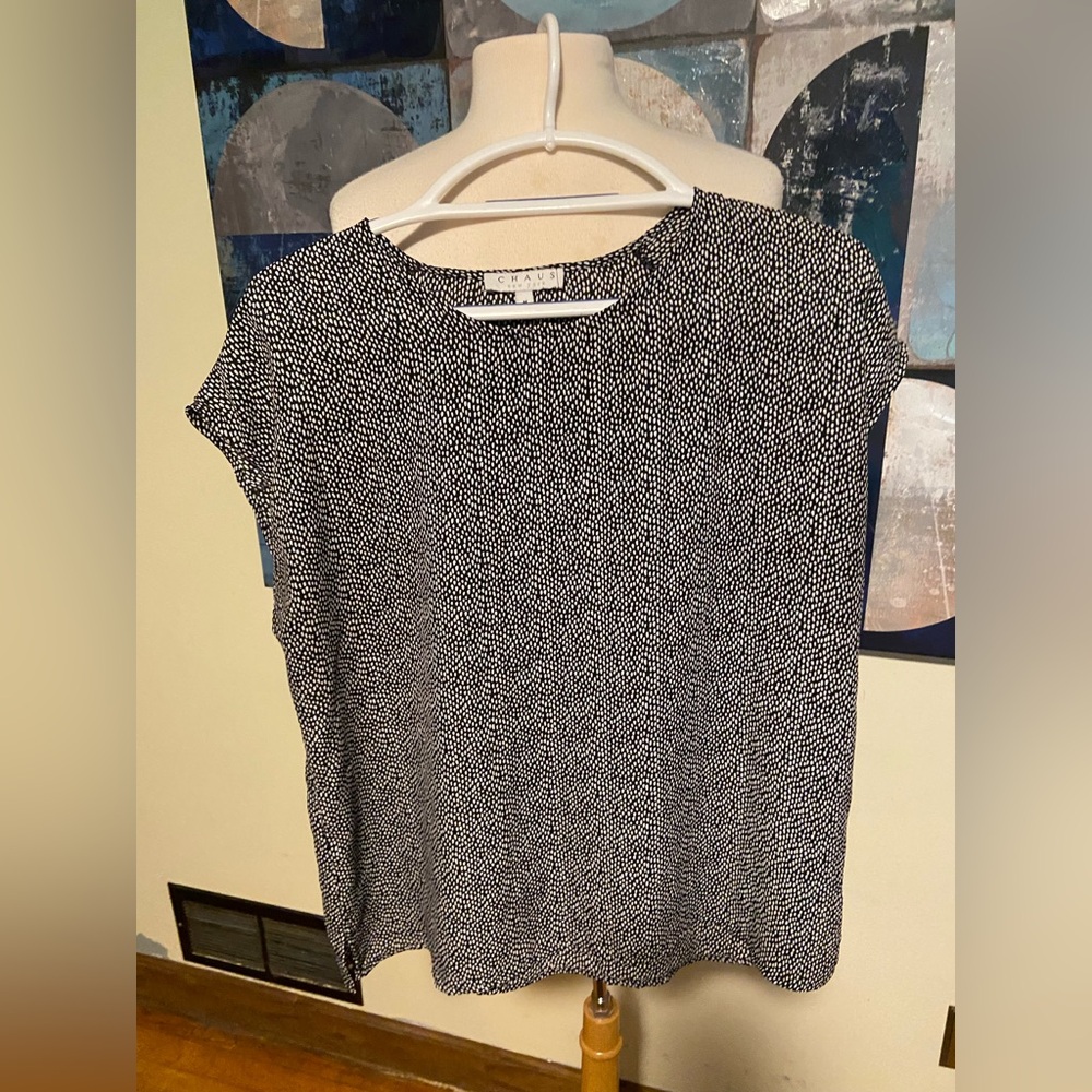 CHAUS brand Top
